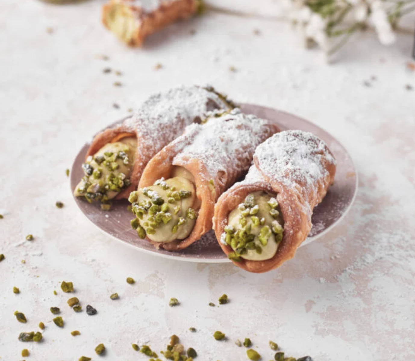Pistachio cannoli